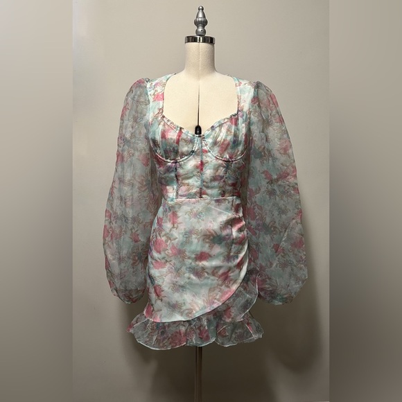 PrettyLittleThing Floral Dress Size 4 - Picture 2 of 2